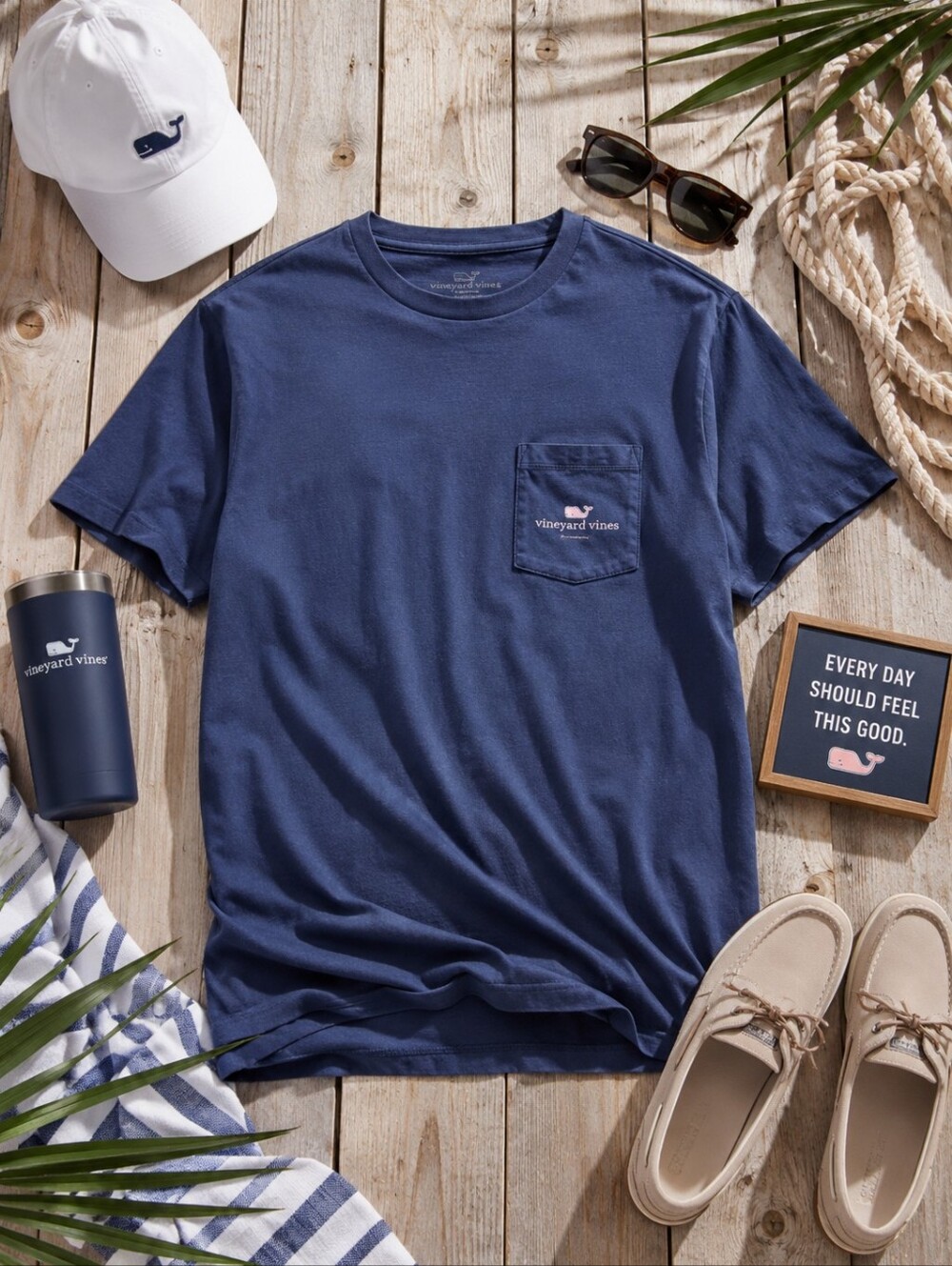 Vineyard Vines Men's Blue T-Shirt Size Medium